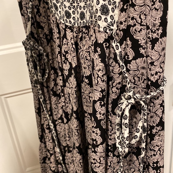 Babydoll top with ladder back cutouts - Picture 4 of 5